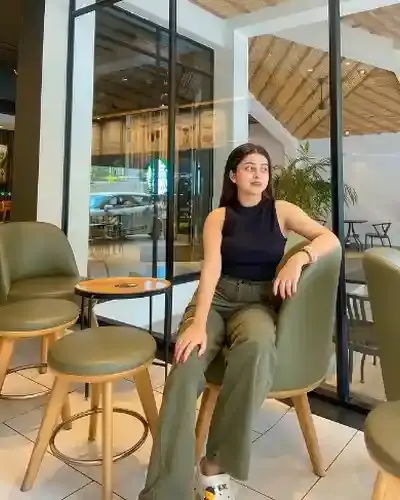 Call Girl Balasinor